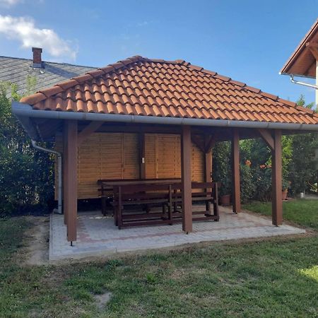 Nora Apartman Balatonlelle Exteriör bild